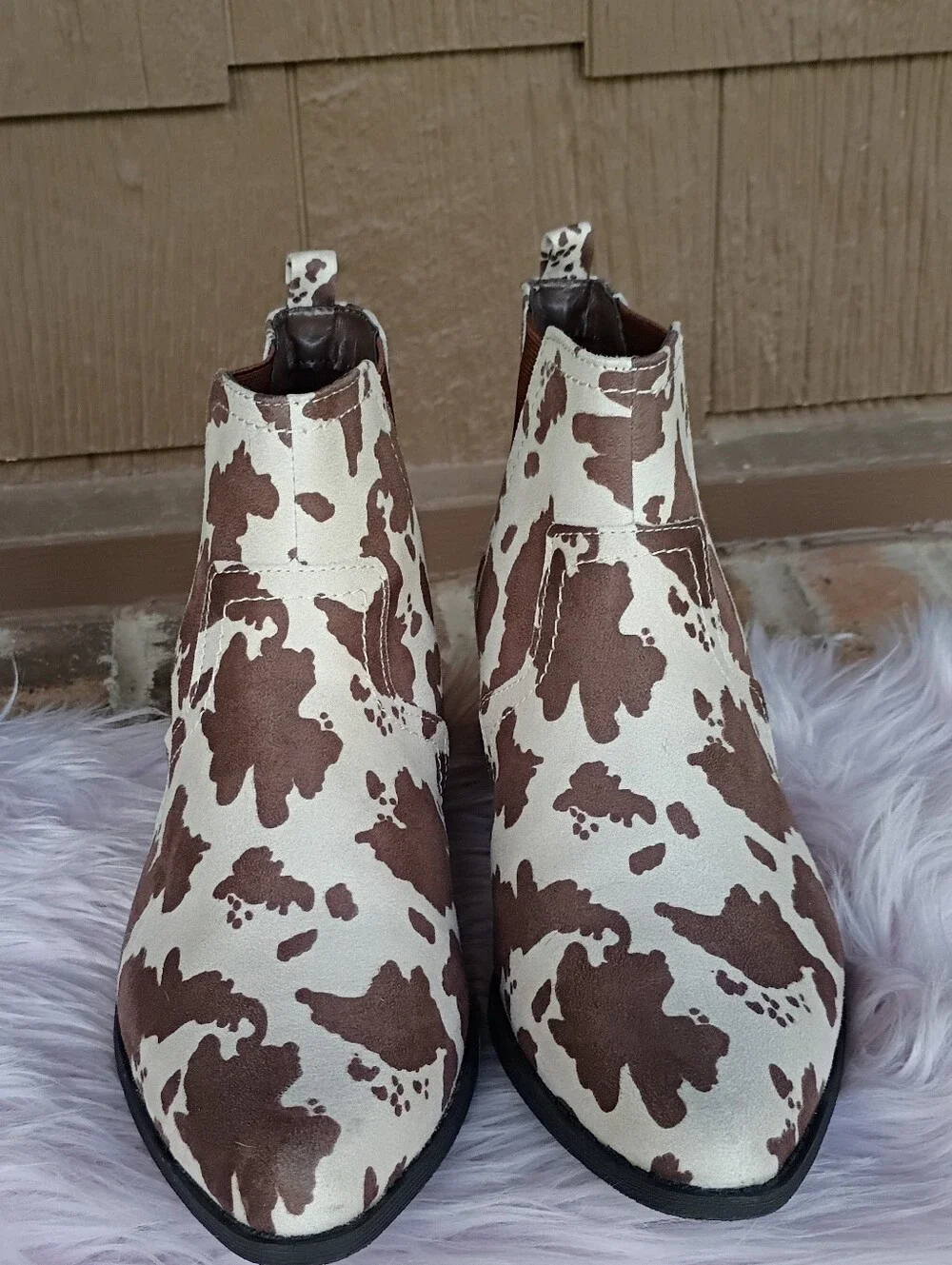 NWOT Arizona Jean Company Memory Foam Cow Print Brown Cream Booties Ankle Boots